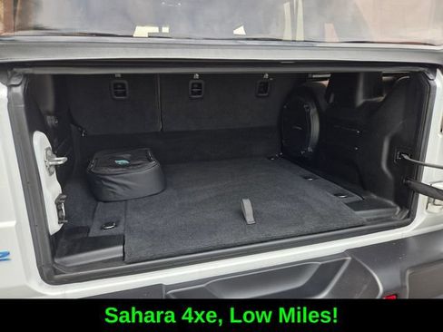 Used 2022 Jeep Wrangler Unlimited Sahara w/ Safety Group AWD/4WD image 16