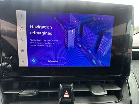 Used 2024 Toyota Corolla LE image 21