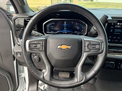 Used 2025 Chevrolet Silverado 2500 LT w/ Convenience Package AWD/4WD image 11