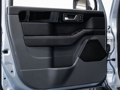 Used 2024 INEOS Grenadier Fieldmaster Edition image 21