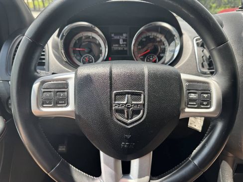 Used 2016 Dodge Grand Caravan R/T FWD image 17