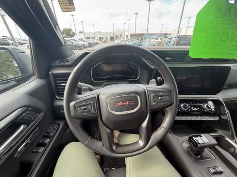 Used 2024 GMC Sierra 1500 AT4 w/ Technology Package AWD/4WD image 6