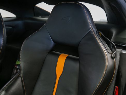 Used 2016 McLaren 570S Coupe RWD image 37