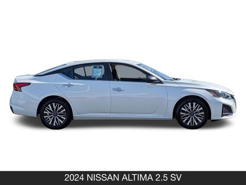 Used 2024 Nissan Altima 2.5 SV image 6