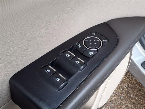 Used 2017 Lincoln MKX Reserve w/ Driver Assistance Package image 14