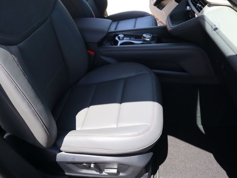 New 2026 Ford Explorer Active w/ Active Comfort Package AWD/4WD image 15
