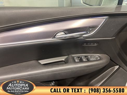 Used 2018 Cadillac XT5 Premium Luxury AWD/4WD image 12