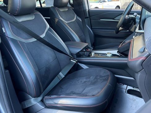 Used 2025 Ford Explorer ST image 11