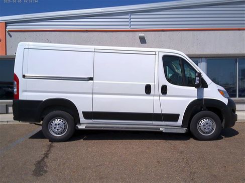 Used 2025 RAM ProMaster 2500 w/ U-Haul Equipment Group FWD image 6