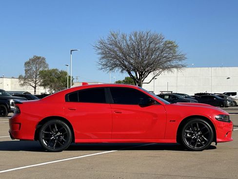 Used 2023 Dodge Charger R/T w/ Plus Group RWD image 2
