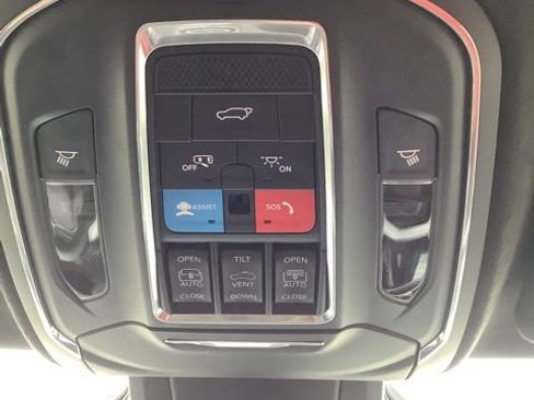 Used 2024 Jeep Wagoneer Launch Edition image 26