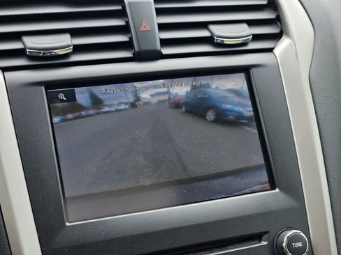 Used 2013 Ford Fusion SE FWD image 8