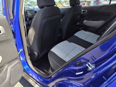Used 2023 Hyundai Venue SEL FWD image 14
