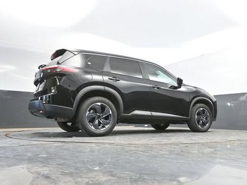 Used 2025 Nissan Rogue SV AWD/4WD image 43
