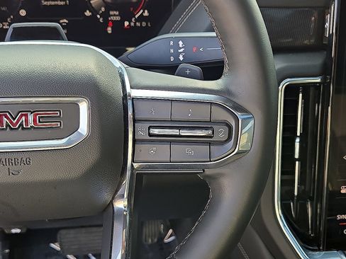 Used 2025 GMC Yukon XL Elevation w/ Elevation Premium Package AWD/4WD image 23