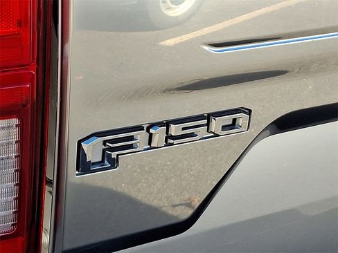 Certified 2018 Ford F150 Platinum w/ Equipment Group 701A Luxury image 30