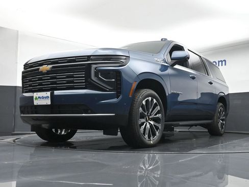 New 2025 Chevrolet Suburban High Country image 6