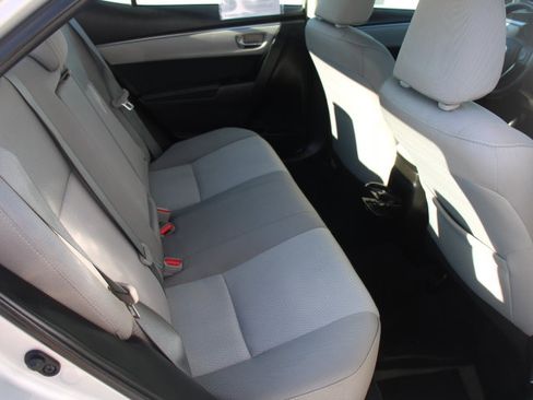 Used 2015 Toyota Corolla LE FWD image 13