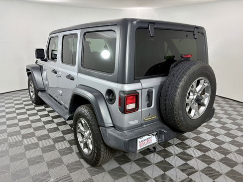 Used 2020 Jeep Wrangler Unlimited Sport image 3