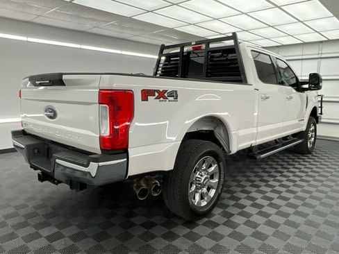 Used 2019 Ford F250 Lariat w/ Chrome Package image 21