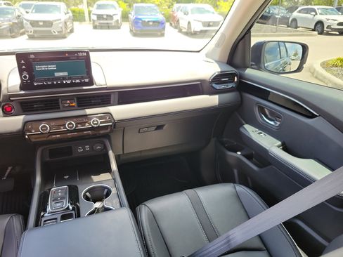Used 2025 Honda Pilot Touring image 20