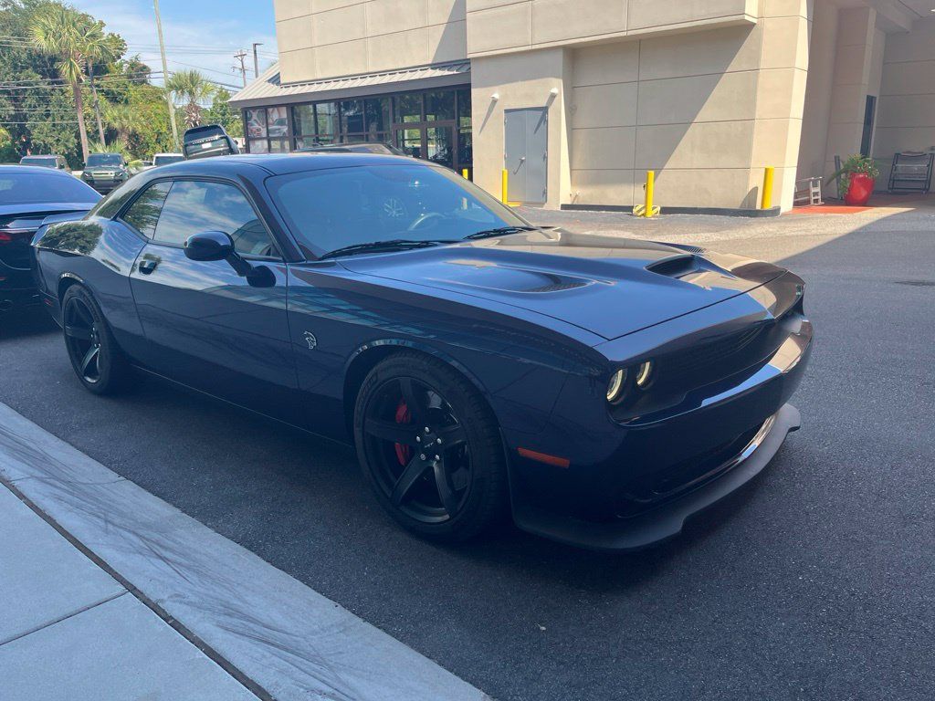 Used 2017 Dodge Challenger SRT Hellcat RWD image 4