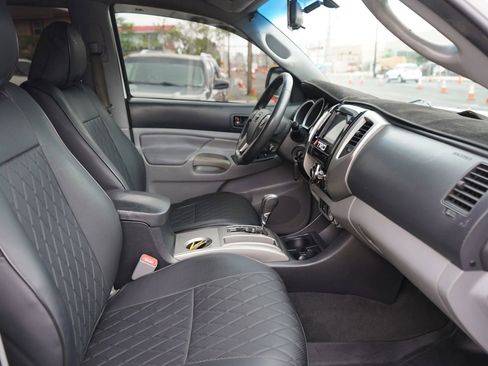 Used 2015 Toyota Tacoma PreRunner image 23