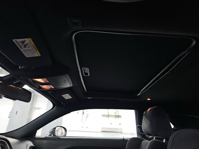 Used 2020 Dodge Challenger R/T RWD image 11