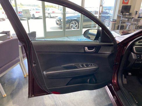 Used 2018 Kia Optima LX w/ 17" Alloy Wheels Package image 12