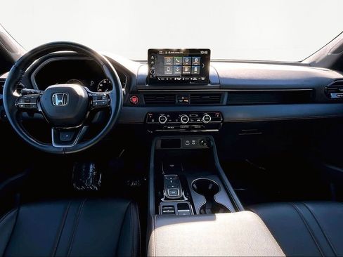 Certified 2024 Honda Pilot TrailSport image 7