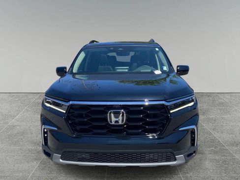 Used 2025 Honda Pilot Elite image 8