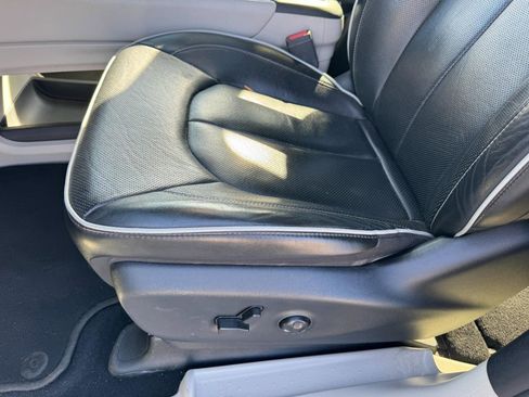 Used 2022 Chrysler Pacifica Limited image 16