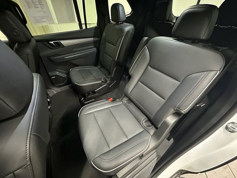 Certified 2025 Buick Enclave Preferred image 26