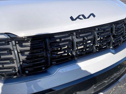 Used 2025 Kia Sorento SX image 27