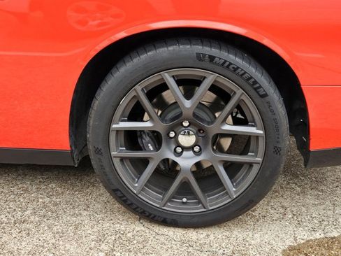 Used 2016 Dodge Challenger R/T Scat Pack w/ Leather Interior Group RWD image 20