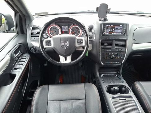Used 2020 Dodge Grand Caravan GT FWD image 12