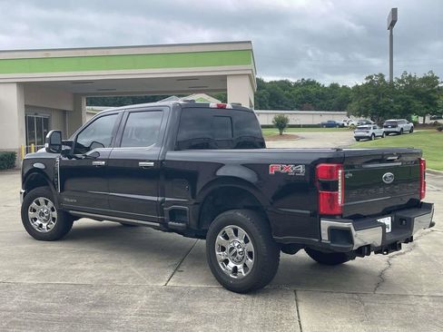 Used 2023 Ford F250 Lariat w/ Lariat Ultimate Package AWD/4WD image 5