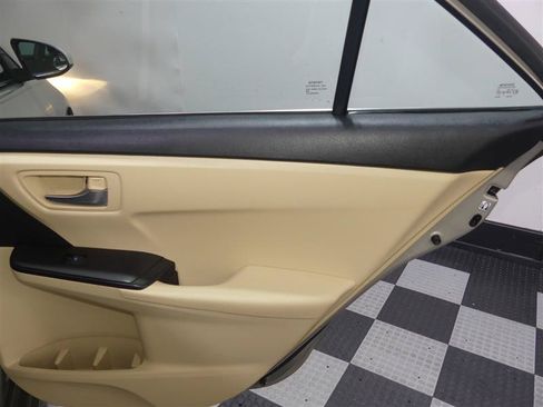 Used 2017 Toyota Camry LE FWD image 25