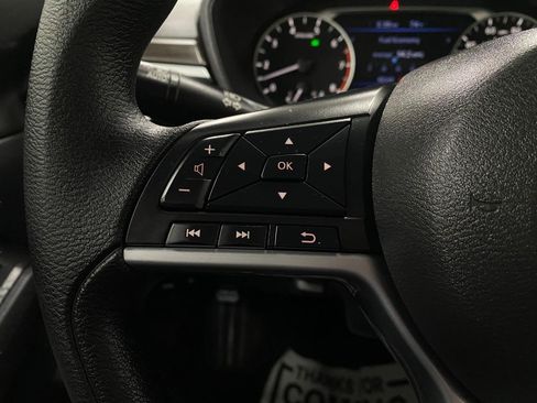 Certified 2025 Nissan Altima 2.5 SV FWD image 14