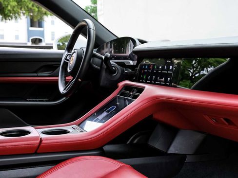 Used 2022 Porsche Taycan RWD image 27