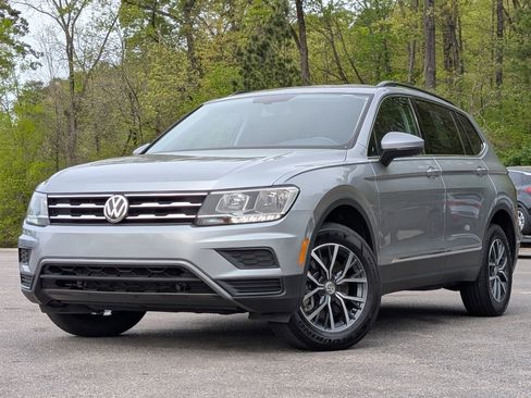Used 2020 Volkswagen Tiguan SE image 4