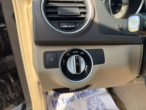 Used 2013 Mercedes-Benz C 300 4MATIC Sedan image 17