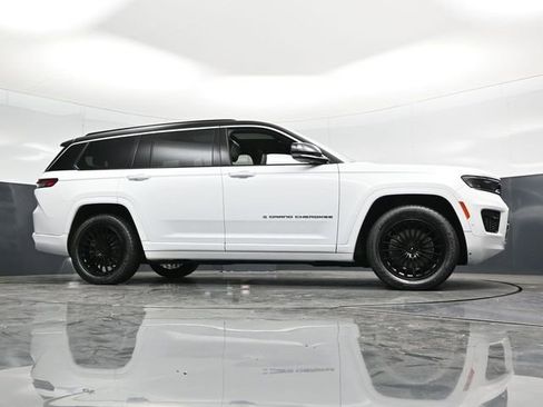 Certified 2021 Jeep Grand Cherokee L Overland w/ Luxury Tech Group IV AWD/4WD image 65