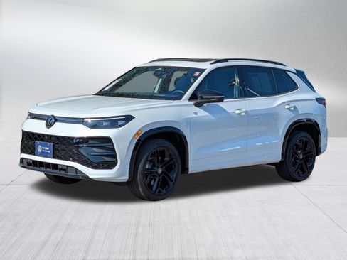 Certified 2026 Volkswagen Tiguan SE R-Line AWD/4WD image 3