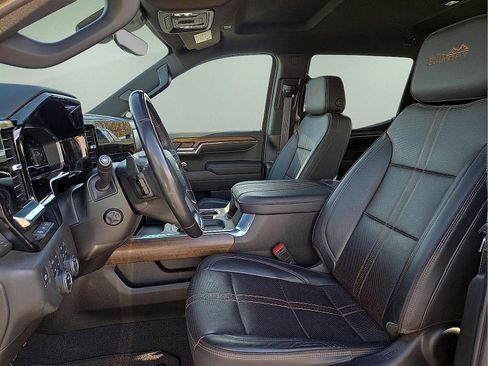 Used 2023 Chevrolet Silverado 1500 High Country w/ Technology Package image 14