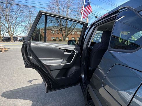 Used 2019 Toyota RAV4 LE image 26