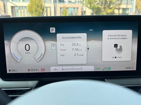 Certified 2024 Genesis GV60 RWD image 25