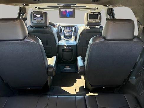Used 2016 Cadillac Escalade Platinum image 42