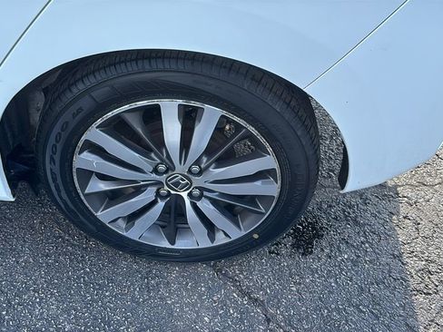 Used 2015 Honda Fit EX image 9