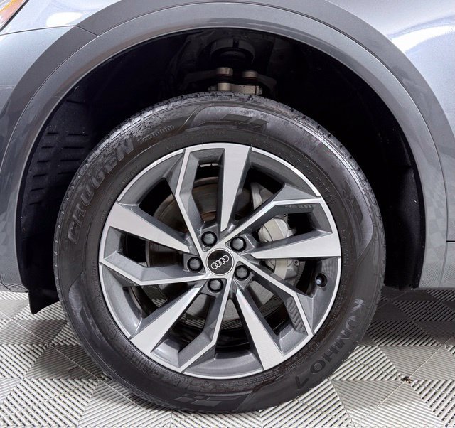 Certified 2024 Audi Q5 2.0T Prestige AWD/4WD image 10